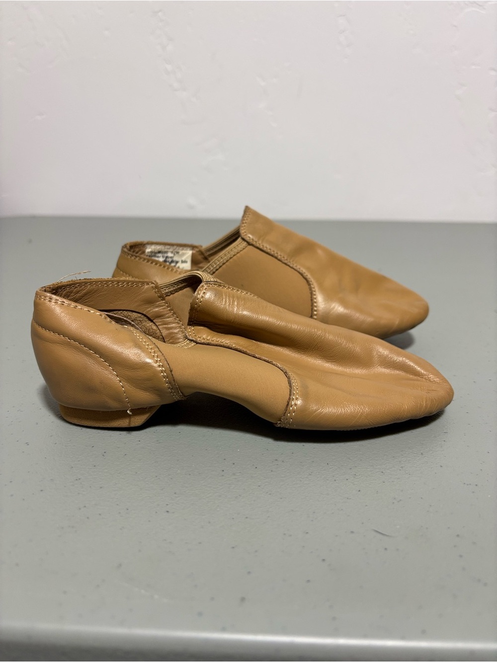 Weissman Classic Slip On Jazz Dance Shoes Brown Tan 1 YW W800 Leather Upper